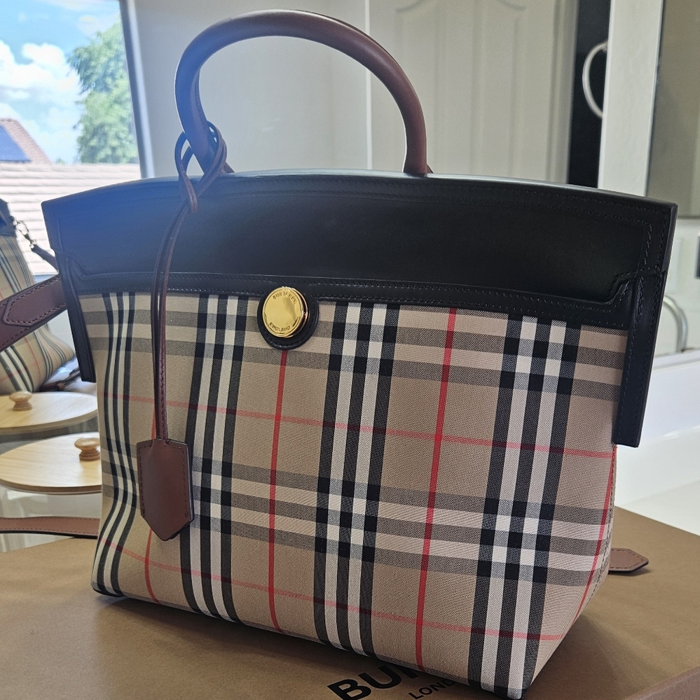 Burberry Checkered Handbag with Black and Brown Accents - Picture 4 of 8